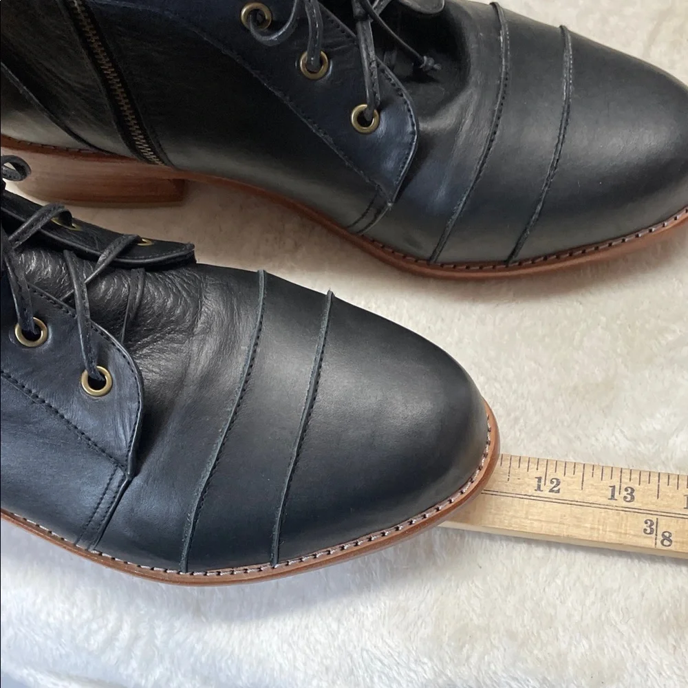 ELF‎ Black Leather Ankle Booties